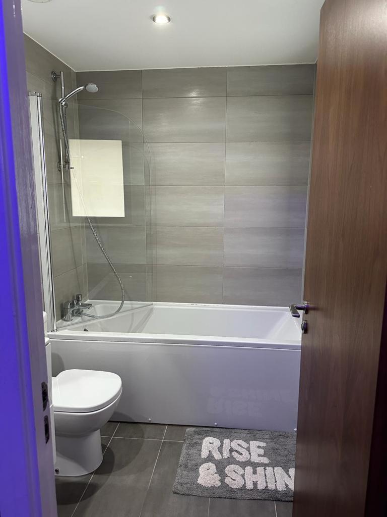 Luxury 9Ine Beautiful Bull Ring Apartment Free Parking Birmingham Eksteriør bilde